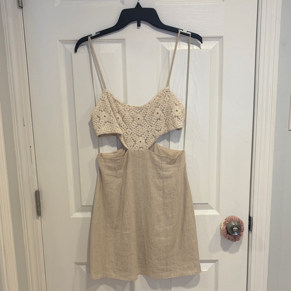 Zara Cream Dress with Elegant Design